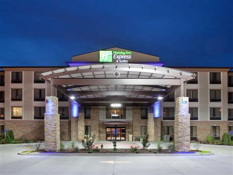 hotels close to stl airport|Hotels near St. Louis Airport: STL Airport Hotels with Free Airport .